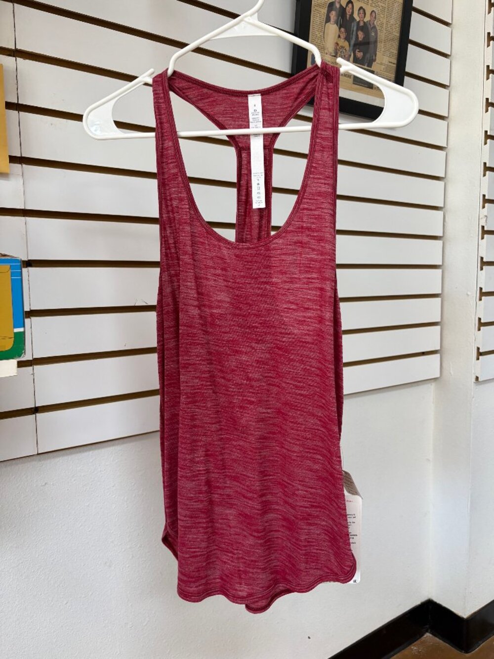 *NEW* Lululemon 105 Singlet - Size 4